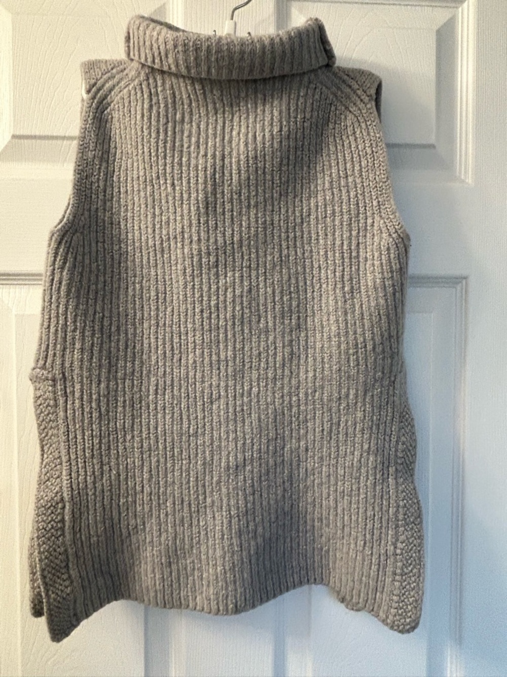 Wilfred Aritzia Merino Wool Sweater Vest Turtleneck Grey Ribbed M